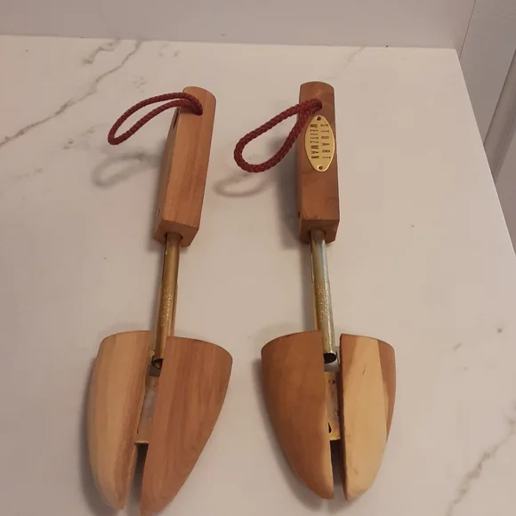 Stuart Weitzman Wooden Cedar Shoe Tree Forms - Picture 1 of 4